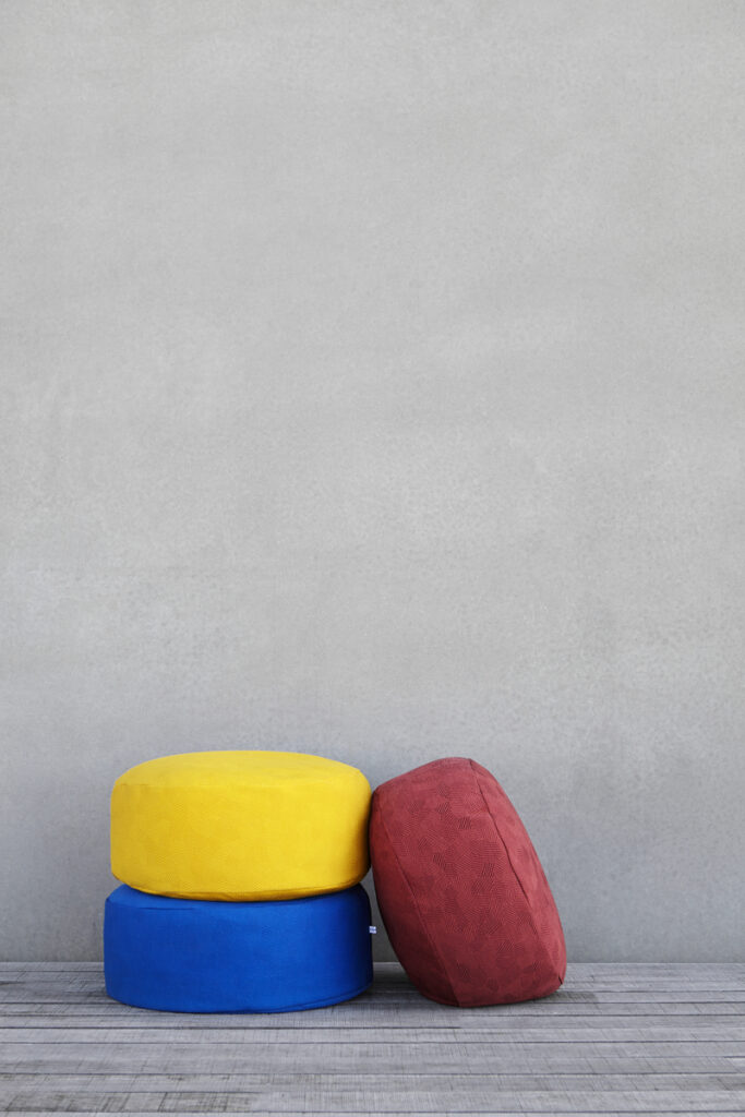 KONTRAST pouf in colour honey, ocean blue and wine by Yndlingsting, a sense of klaeriti, Nele Sienknecht